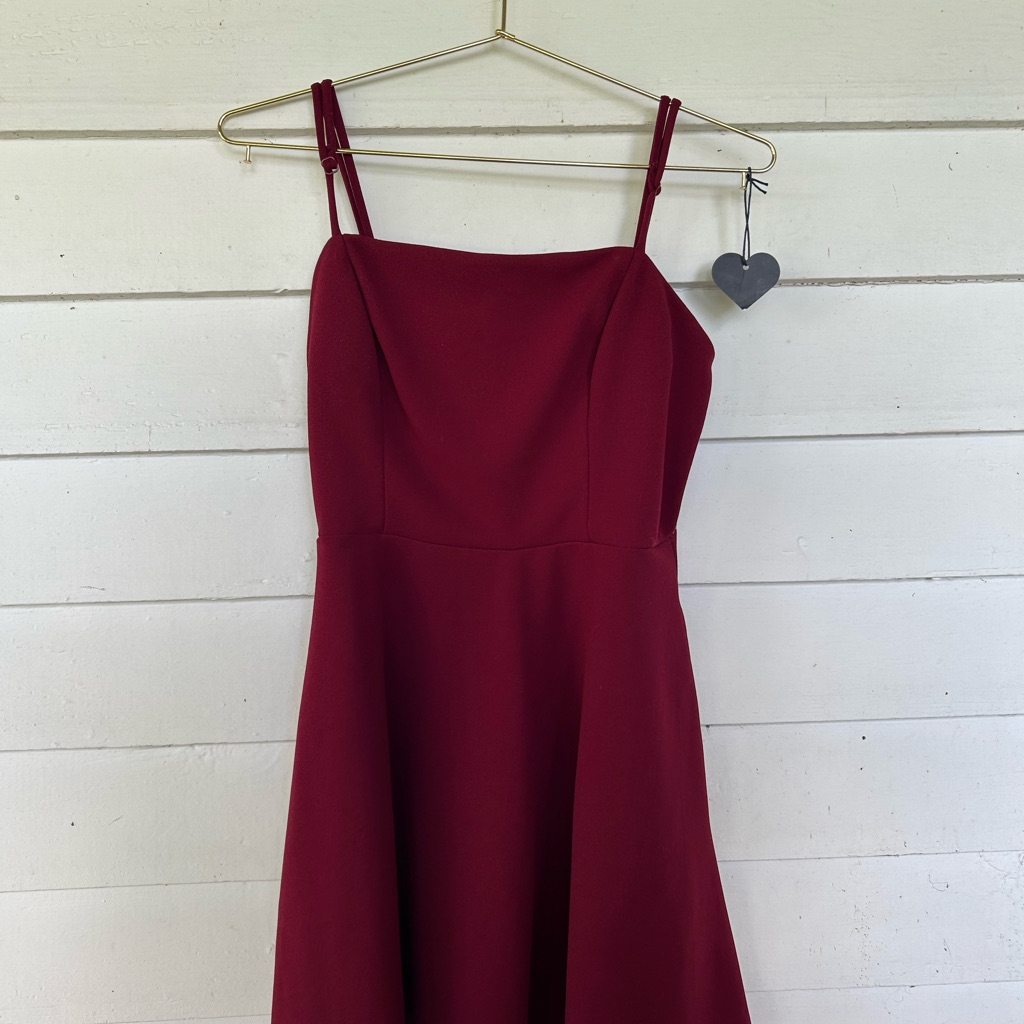 Elegant Burgundy Formal Dress